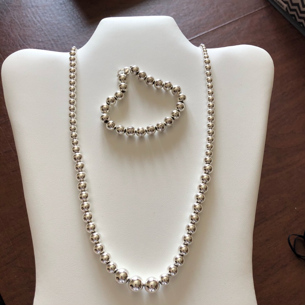 Gorgeous Silver ball 2 piece set